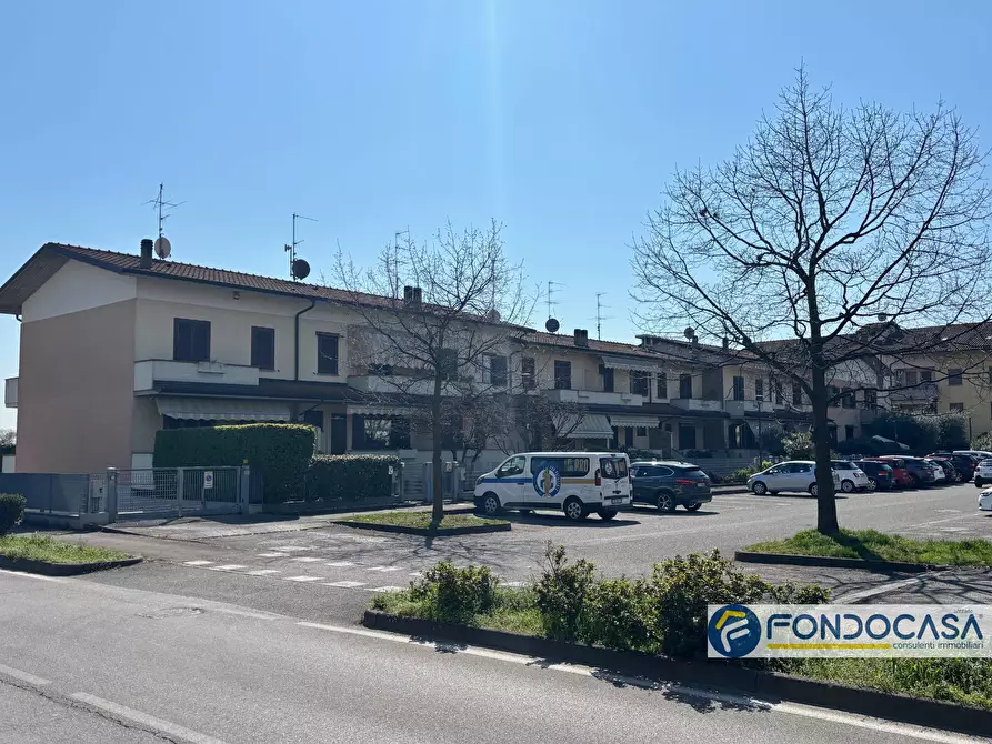 Immagine 1 di Villetta a schiera in vendita  a Palazzolo Sull'oglio