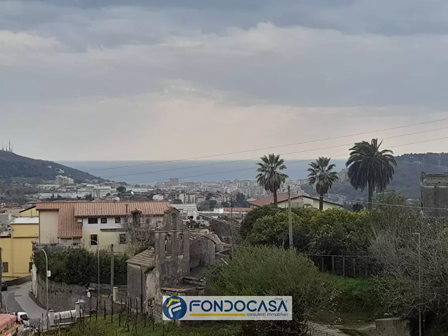 Immagine 1 di Appartamento in vendita  in Via Compra 70 a Salerno