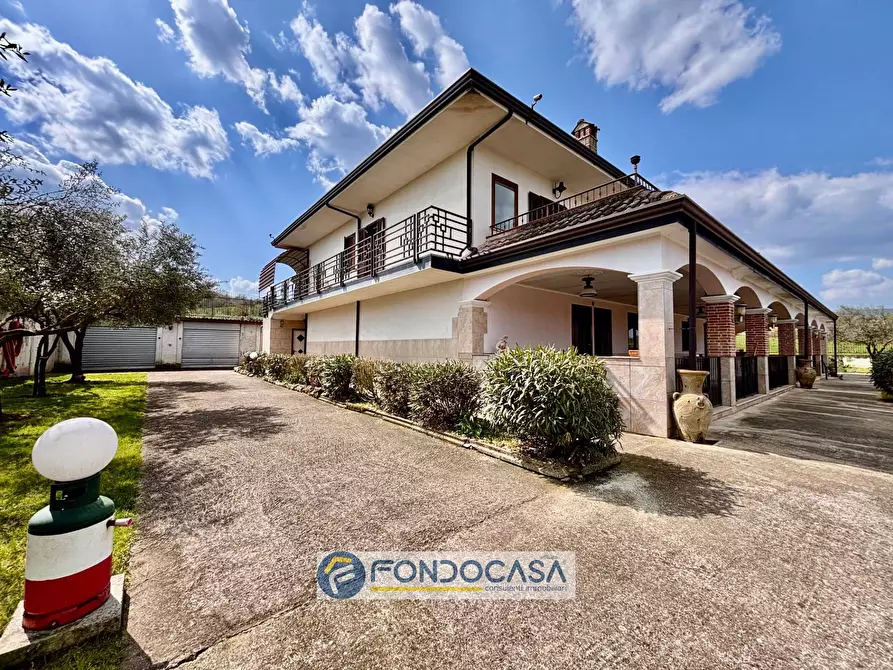 Immagine 1 di Villa in vendita  in via fraulisi a Alvignano