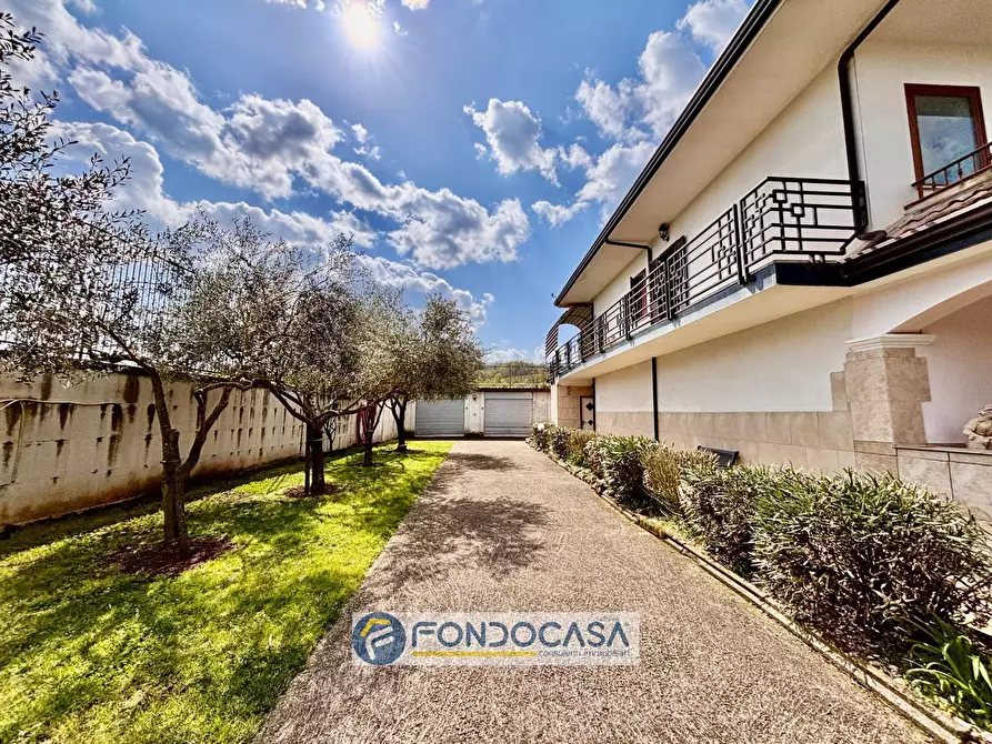 Immagine 2 di Villa in vendita  in via fraulisi a Alvignano