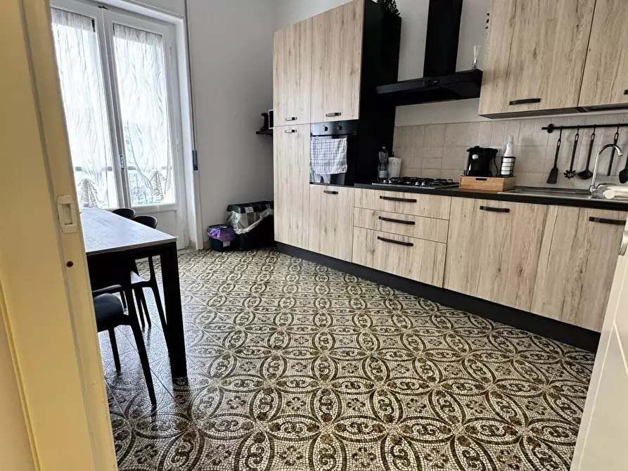 Immagine 9 di Appartamento in vendita  in via torrione 79 a Salerno