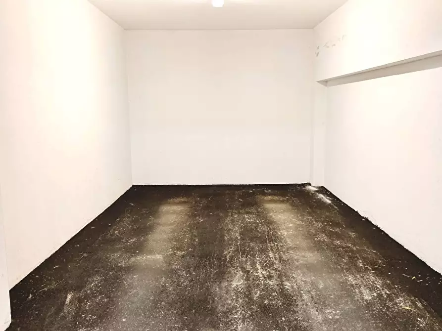 Immagine 1 di Box auto in affitto  a Camposano