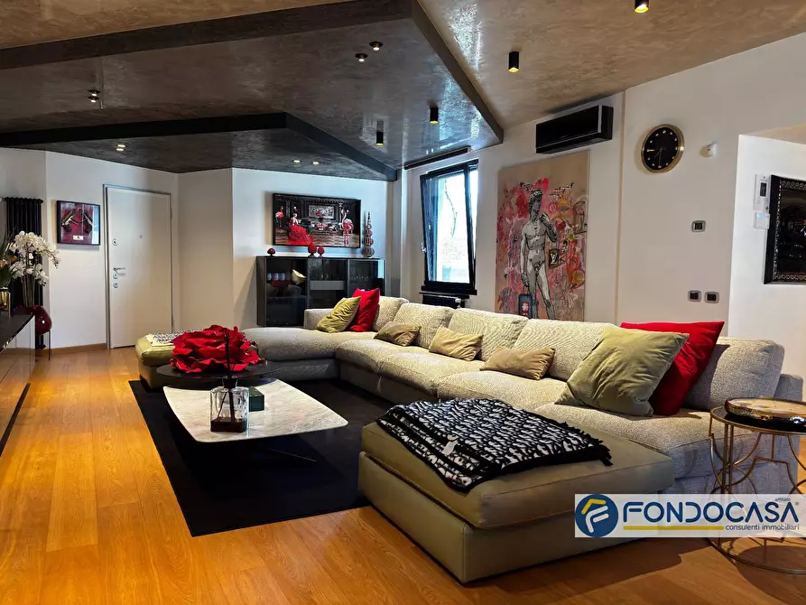Immagine 2 di Villa in vendita  in Via Bergamo a Palazzolo Sull'oglio