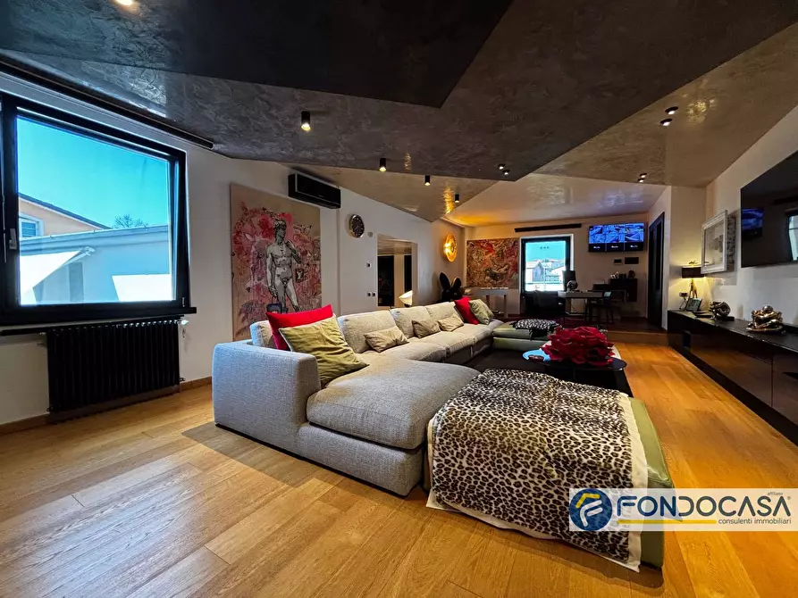 Immagine 1 di Villa in vendita  in Via Bergamo a Palazzolo Sull'oglio
