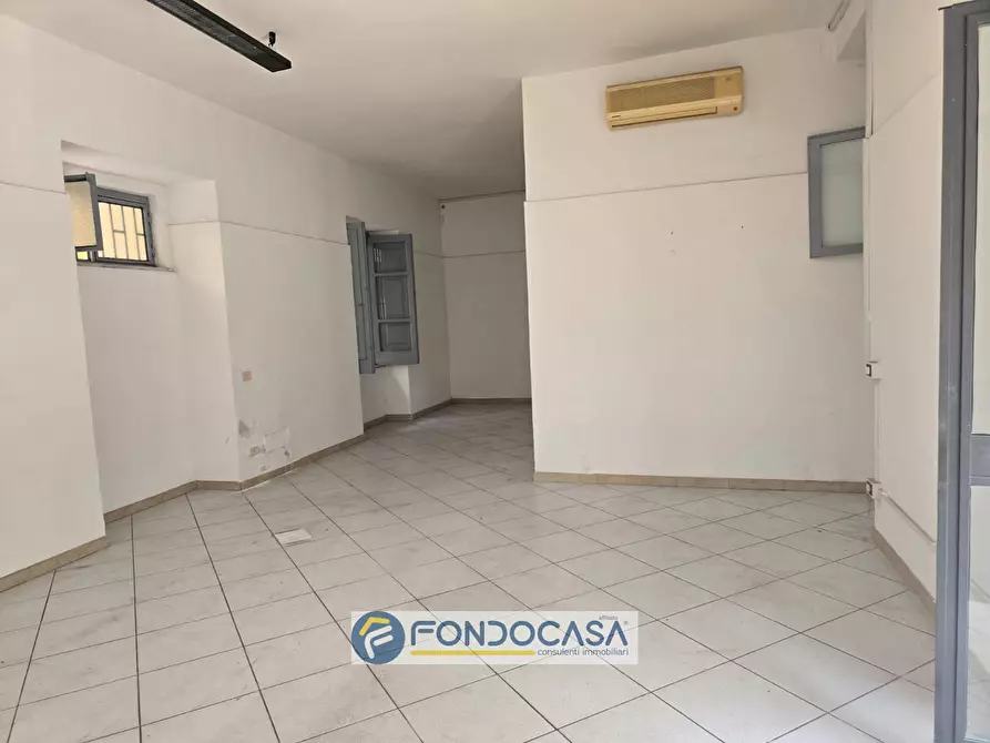 Immagine 3 di Locale commerciale in vendita  in Corso Atellano 97 a Sant'arpino