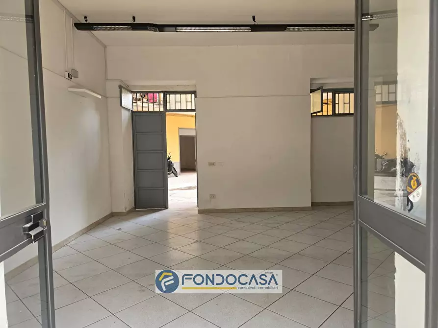 Immagine 7 di Locale commerciale in vendita  in Corso Atellano 97 a Sant'arpino