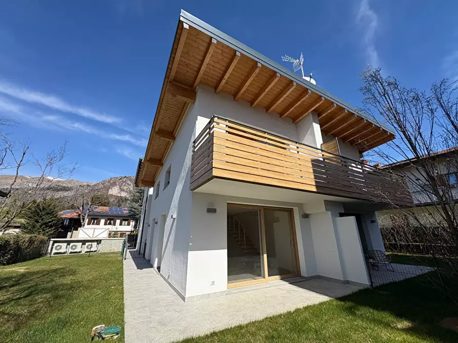 Immagine 2 di Casa semindipendente in vendita  in Viale Lodi 10 a Ardesio