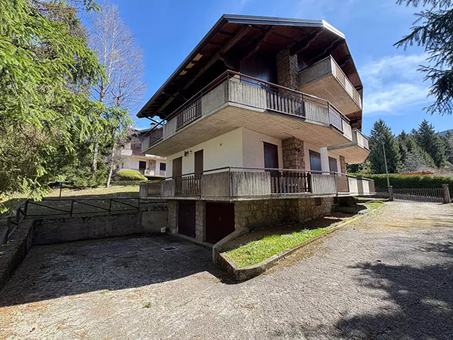 Immagine 2 di Appartamento in vendita  in Via Costa Salaer 71 a Ardesio