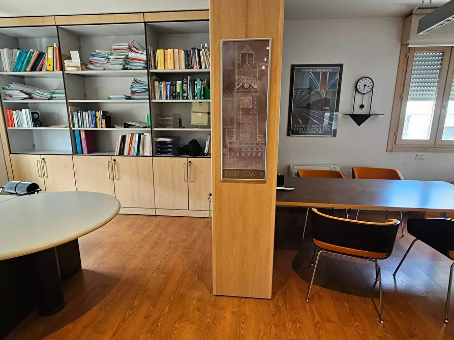 Immagine 1 di Ufficio in affitto  in Piazza Paul Harris a Ravenna