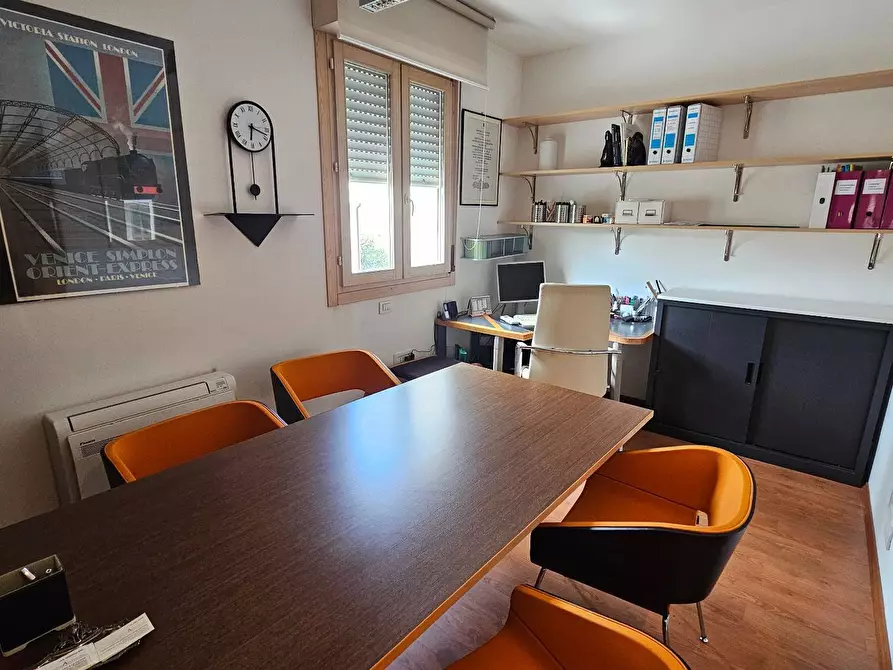 Immagine 4 di Ufficio in affitto  in Piazza Paul Harris a Ravenna