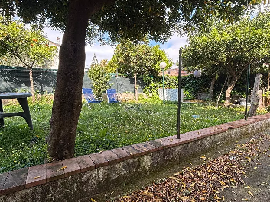 Immagine 3 di Villa in vendita  in via mar ionio 42 a Pontecagnano Faiano