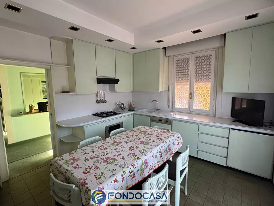 Immagine 9 di Villa in vendita  a Capriolo