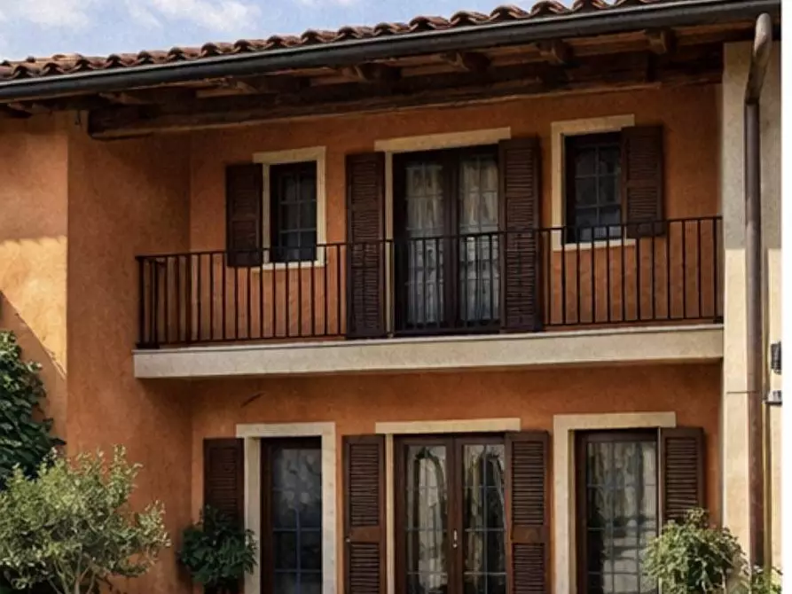 Immagine 1 di Casa indipendente in vendita  in Via Bologna a Palazzolo Sull'oglio