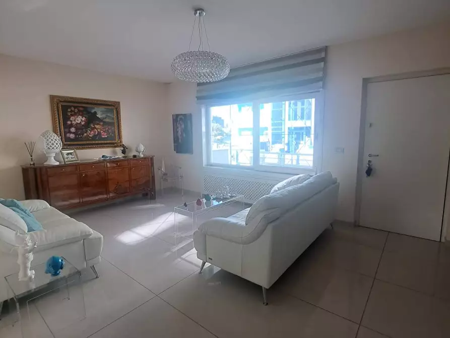 Immagine 4 di Villa in vendita  7 a Marigliano