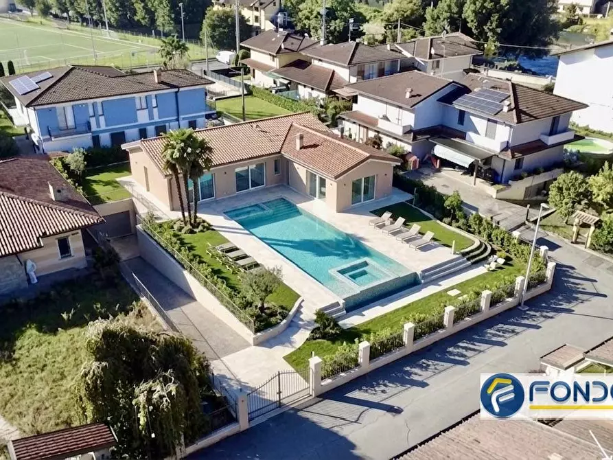 Immagine 1 di Terreno residenziale in vendita  a Pontoglio