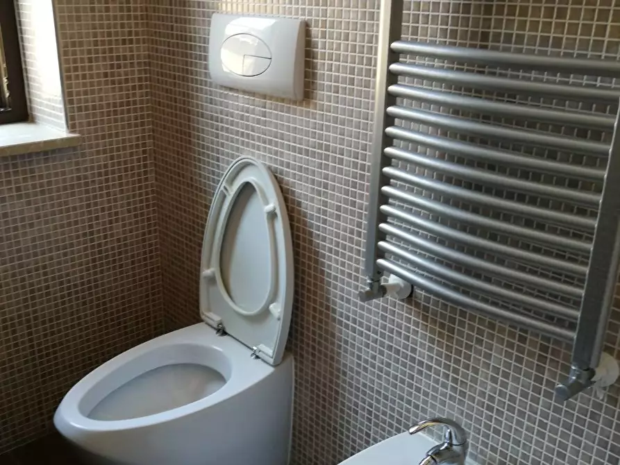 Immagine 15 di Casa semindipendente in vendita  in Via  Provinciale 15 a Pratola Serra