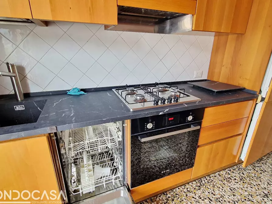 Immagine 10 di Appartamento in affitto  in via italia libera 13 a Como