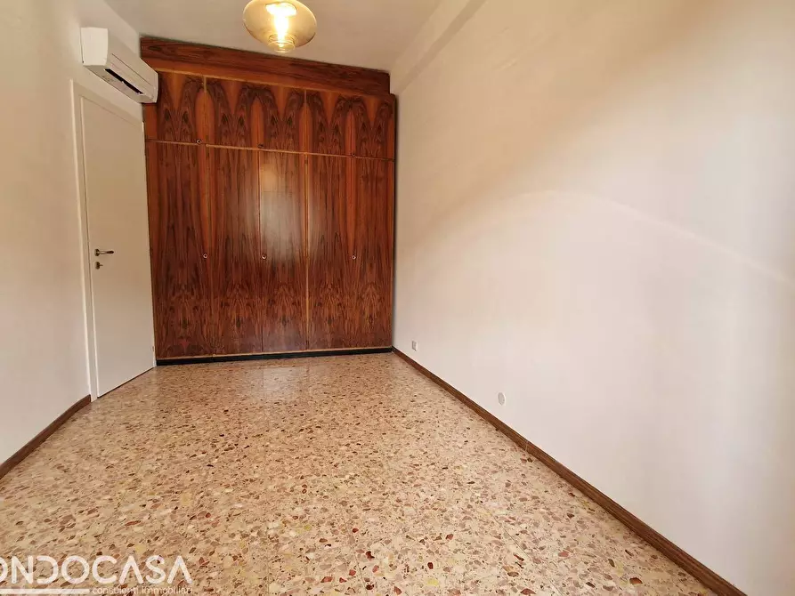 Immagine 15 di Appartamento in affitto  in via italia libera 13 a Como