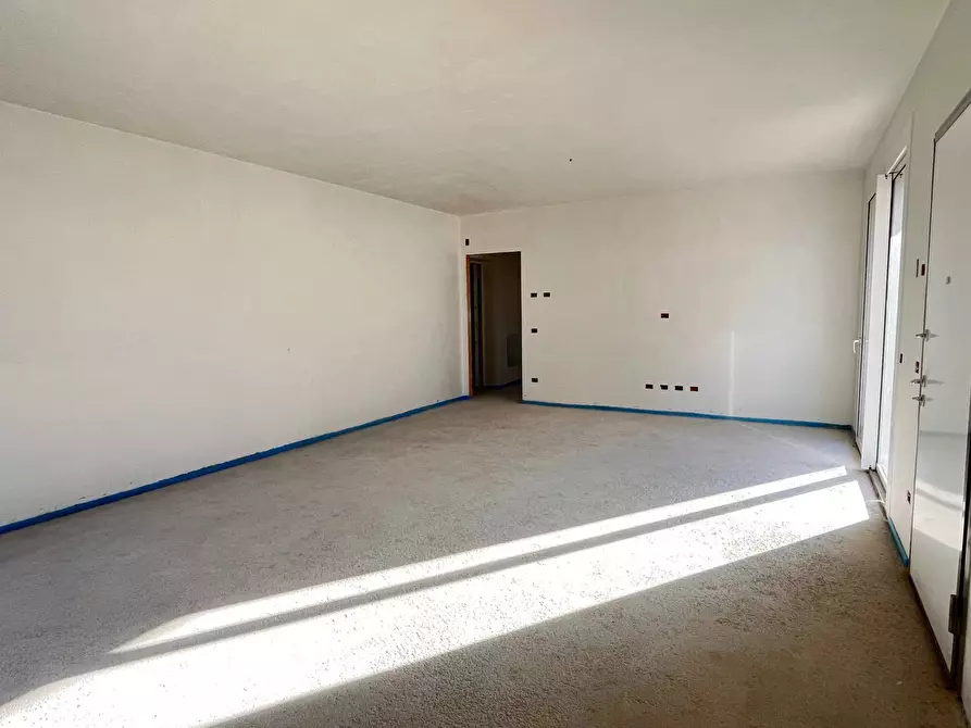 Immagine 2 di Casa semindipendente in vendita  in Via Armando Diaz a Castelli Calepio