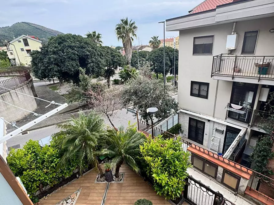 Immagine 1 di Appartamento in vendita  in via alfonzo grassi 3 a Salerno