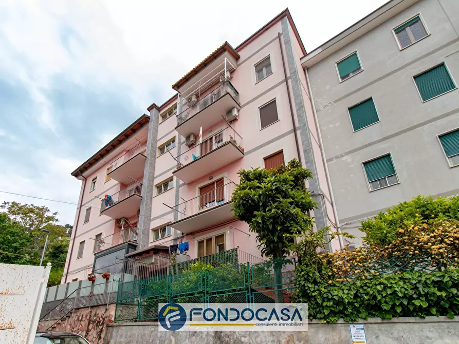 Immagine 1 di Appartamento in vendita  in via vincenzo buonopane a Salerno