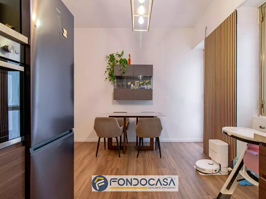 Immagine 10 di Appartamento in vendita  in via vincenzo buonopane a Salerno