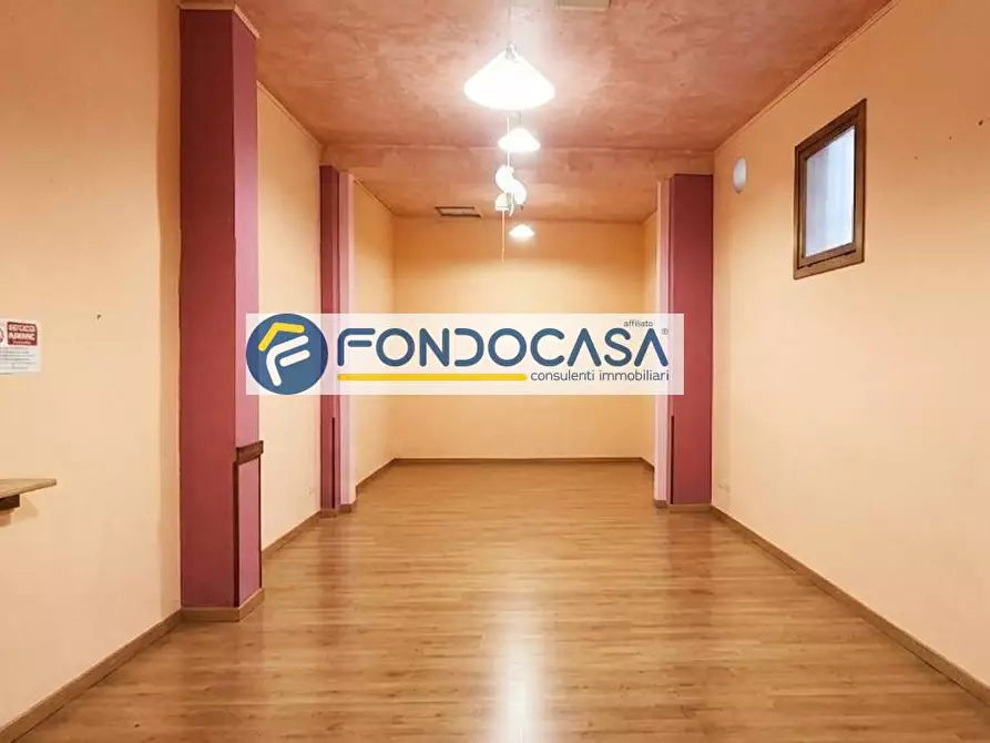 Immagine 2 di Attività commerciale in vendita  in Via Carmine 4 a Brindisi