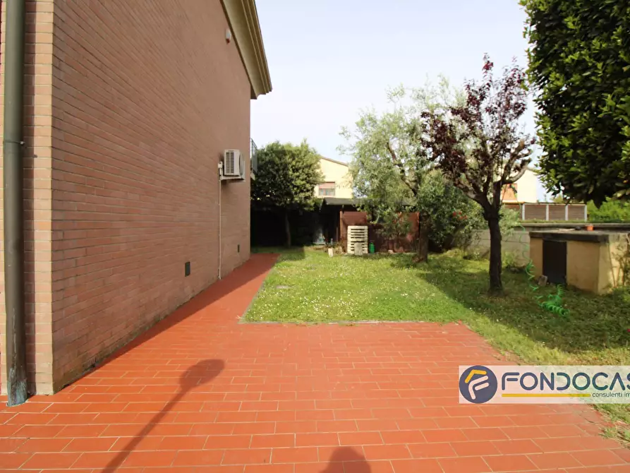 Immagine 3 di Casa indipendente in vendita  in Via Umberto Terracini a Ponsacco