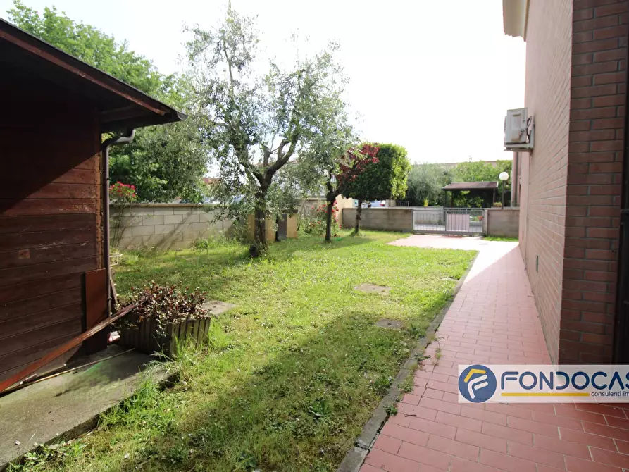 Immagine 30 di Casa indipendente in vendita  in Via Umberto Terracini a Ponsacco