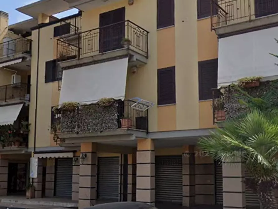 Immagine 1 di Locale commerciale in affitto  in VIA BADIA 25 a Angri