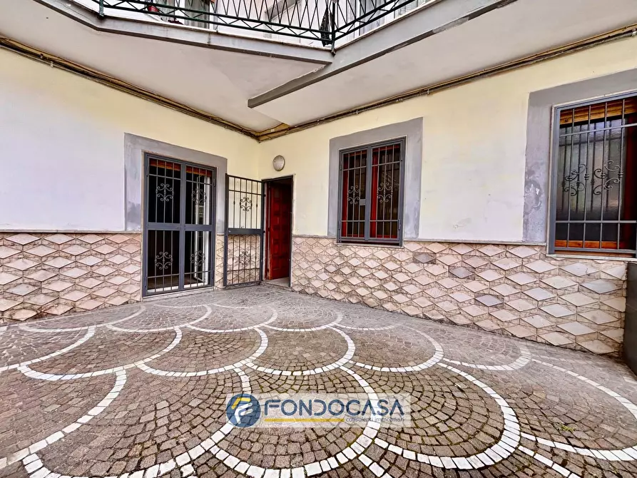 Immagine 1 di Appartamento in vendita  in VIA UGO FOSCOLO a Aversa