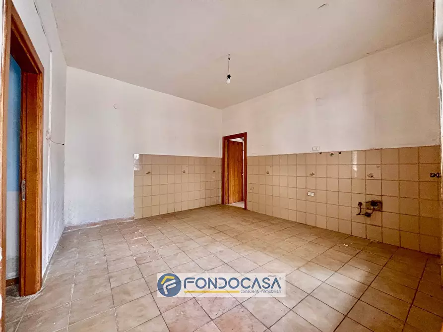 Immagine 5 di Appartamento in vendita  in VIA UGO FOSCOLO a Aversa