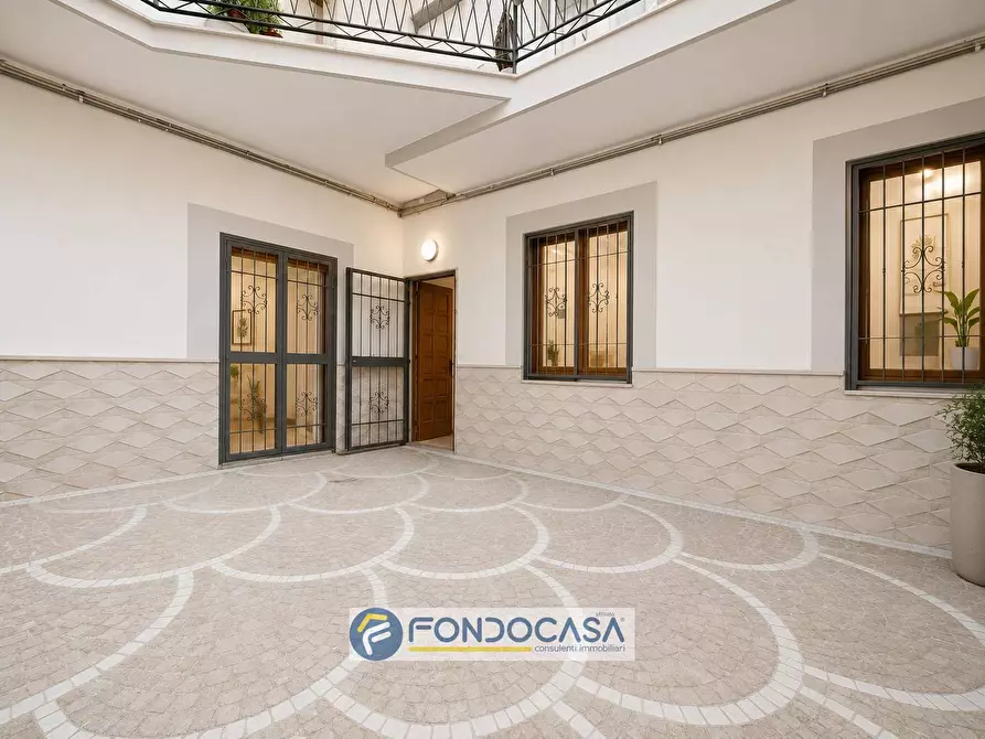 Immagine 2 di Appartamento in vendita  in VIA UGO FOSCOLO a Aversa