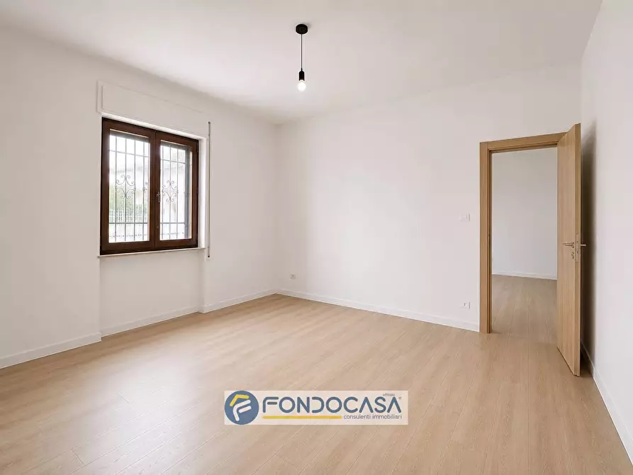 Immagine 19 di Appartamento in vendita  in VIA UGO FOSCOLO a Aversa