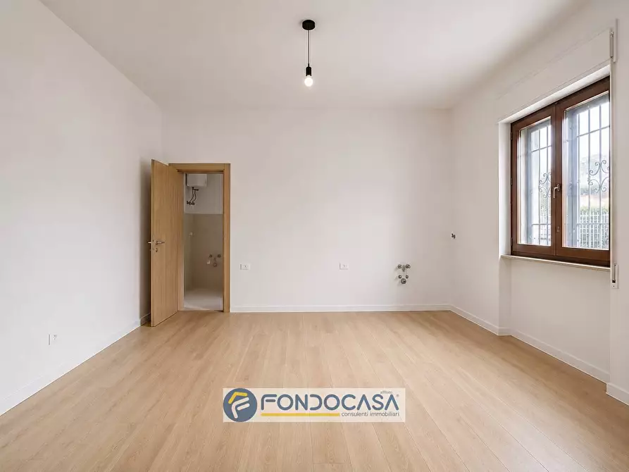 Immagine 6 di Appartamento in vendita  in VIA UGO FOSCOLO a Aversa