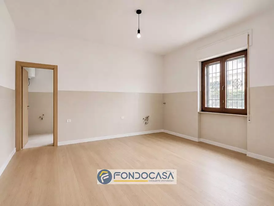 Immagine 21 di Appartamento in vendita  in VIA UGO FOSCOLO a Aversa