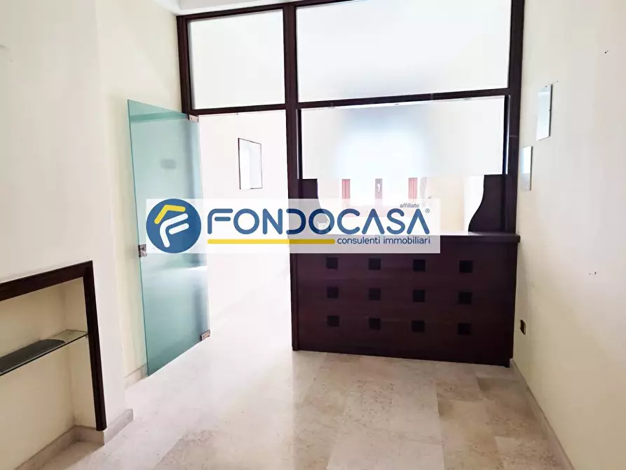 Immagine 3 di Ufficio in vendita  in Corso Umberto I 120 a Brindisi