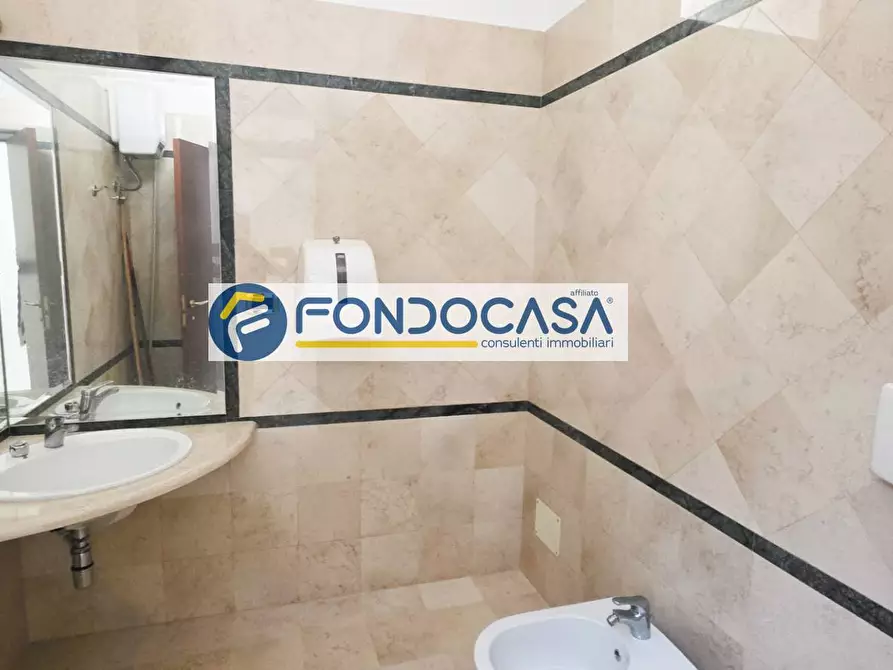 Immagine 14 di Ufficio in vendita  in Corso Umberto I 120 a Brindisi