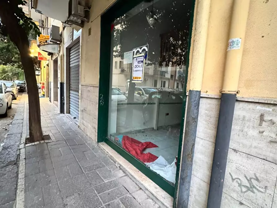 Immagine 2 di Locale commerciale in vendita  in Via Raffaele Ricci a Salerno