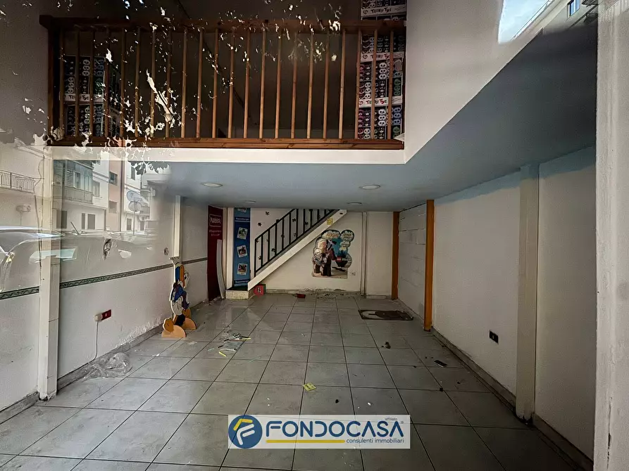 Immagine 4 di Locale commerciale in vendita  in Via Raffaele Ricci a Salerno