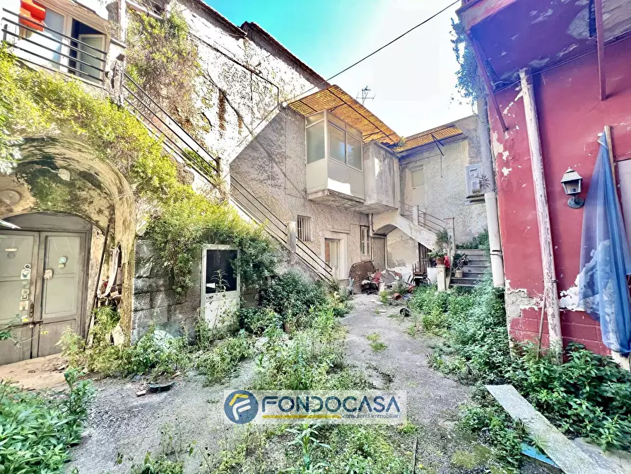 Immagine 1 di Casa semindipendente in vendita  in via francesco verde a Sant'antimo