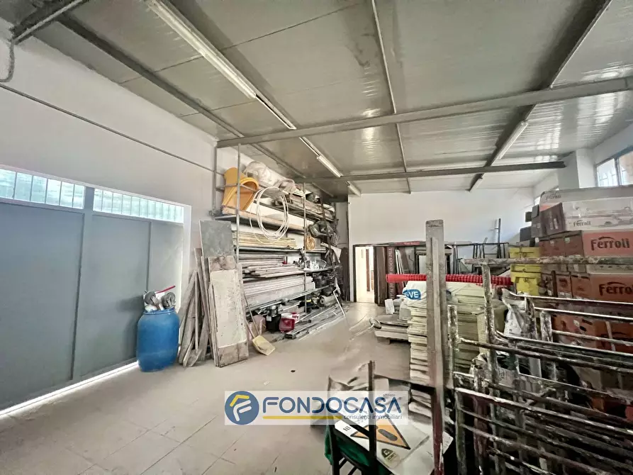 Immagine 12 di Laboratorio in vendita  in via toscanini 16 a Sant'antimo