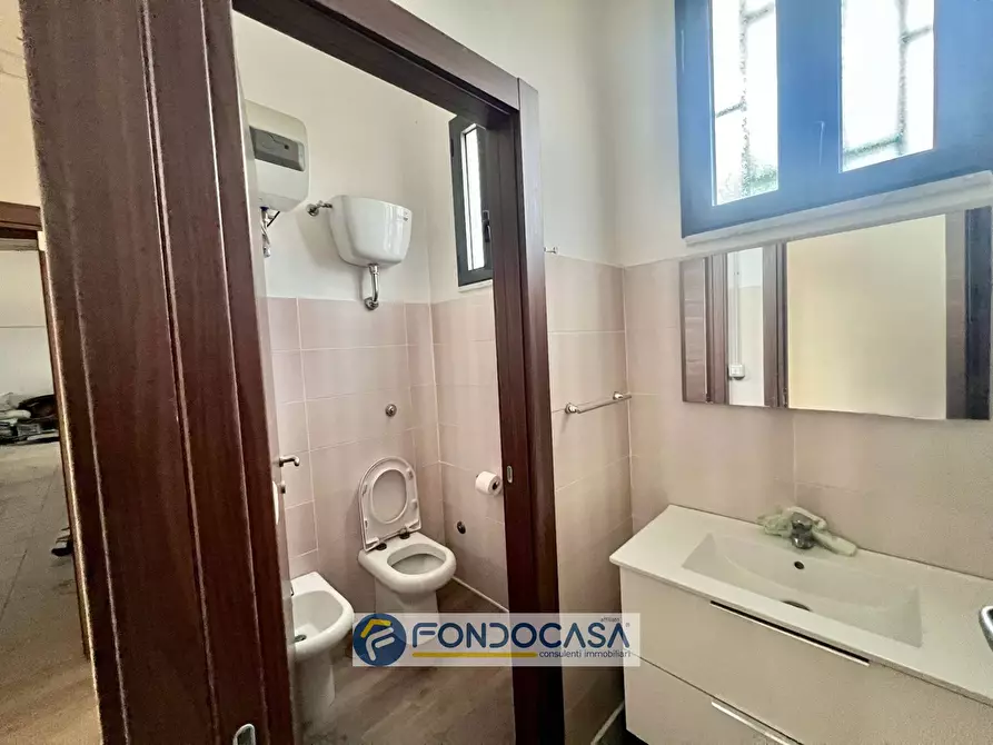 Immagine 15 di Laboratorio in vendita  in via toscanini 16 a Sant'antimo