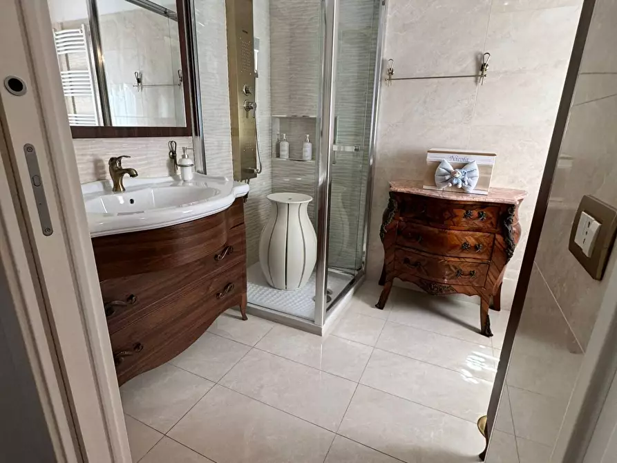 Immagine 10 di Appartamento in vendita  in Via Giulio Pastore 17 a Salerno