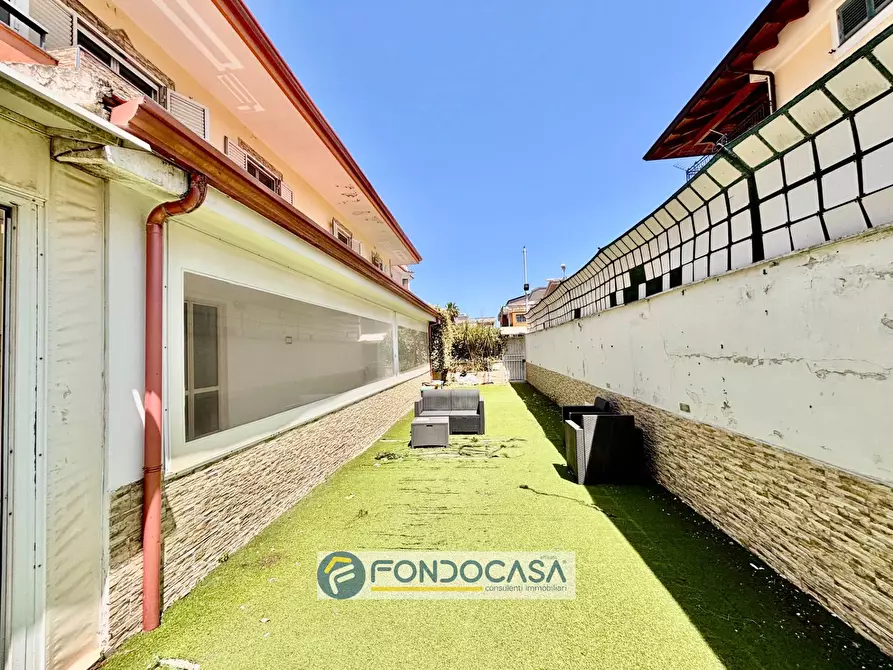 Immagine 3 di Villa in vendita  in Via delle orchidee a Cancello Ed Arnone