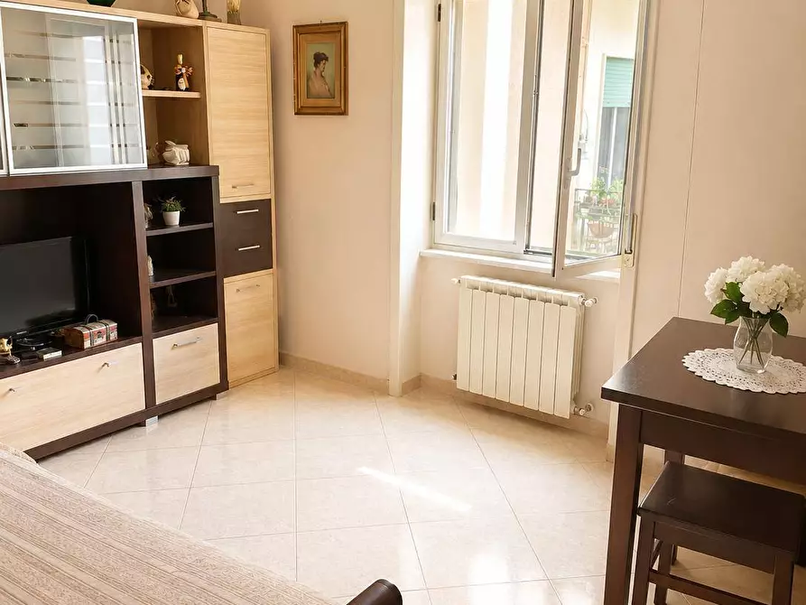 Immagine 10 di Appartamento in vendita  in Via Raffaele Mauri a Salerno