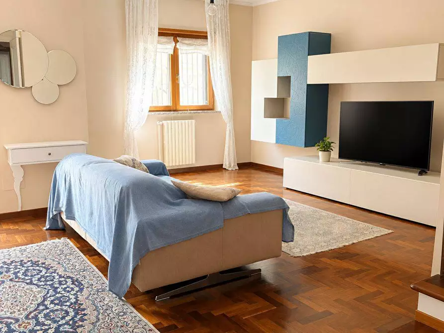 Immagine 6 di Appartamento in vendita  in via Alfonso Grassi 3 a Salerno