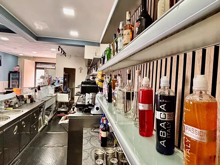 Immagine 10 di Attività commerciale in vendita  in VIA PAPA GIOVANNI XXIII a Casavatore