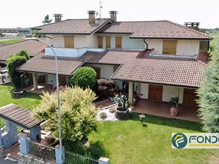 Immagine 48 di Villa in vendita  a Pontoglio