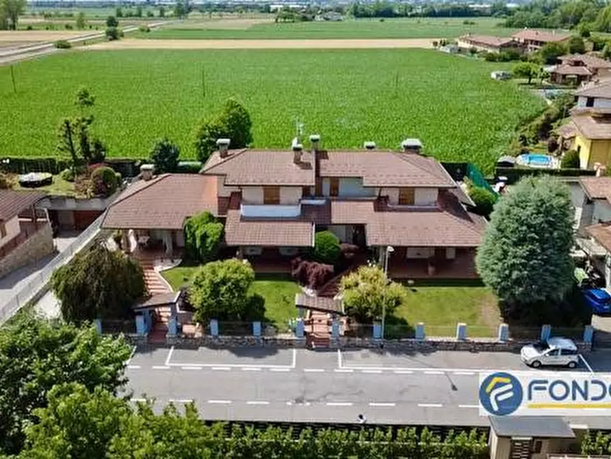 Immagine 1 di Villa in vendita  a Pontoglio